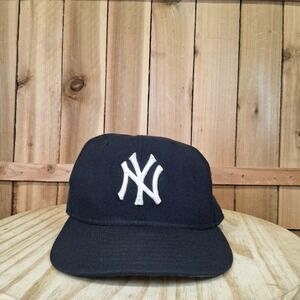 Vintage New York Yankees New Era 5950 Hat Fitted 7 1/2 Blue MLB Wool USA 90s